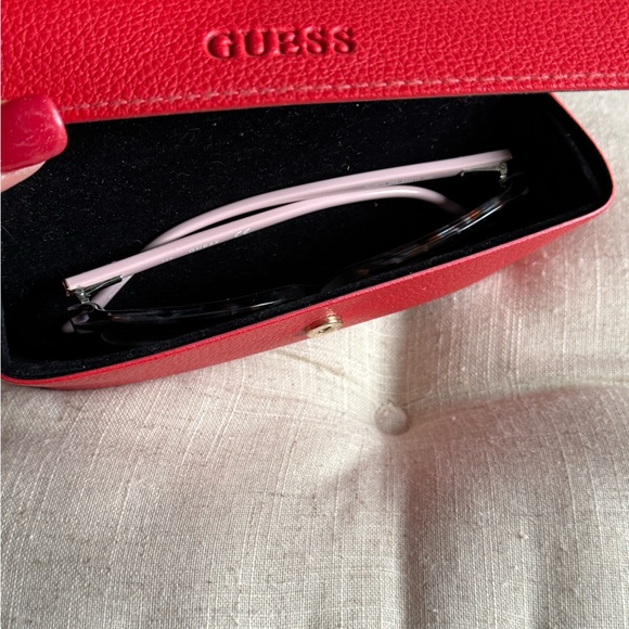 Guess women’s Tortoise Shell with Pink Eyeglasses - Picture 9 of 9